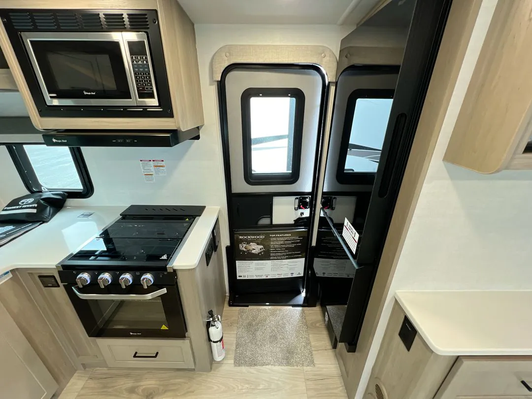 2026 Forest River Rockwood Mini Lite 2506FK — Photo 5