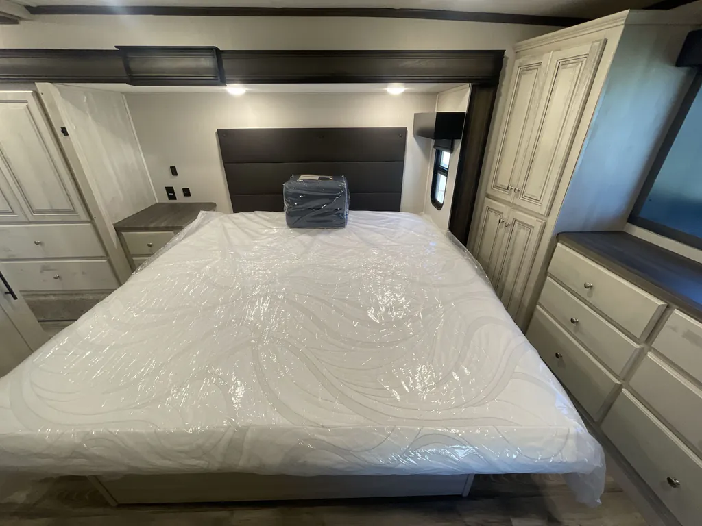 2022 Forest River Cardinal Luxury 380RLX, Photos photo 36