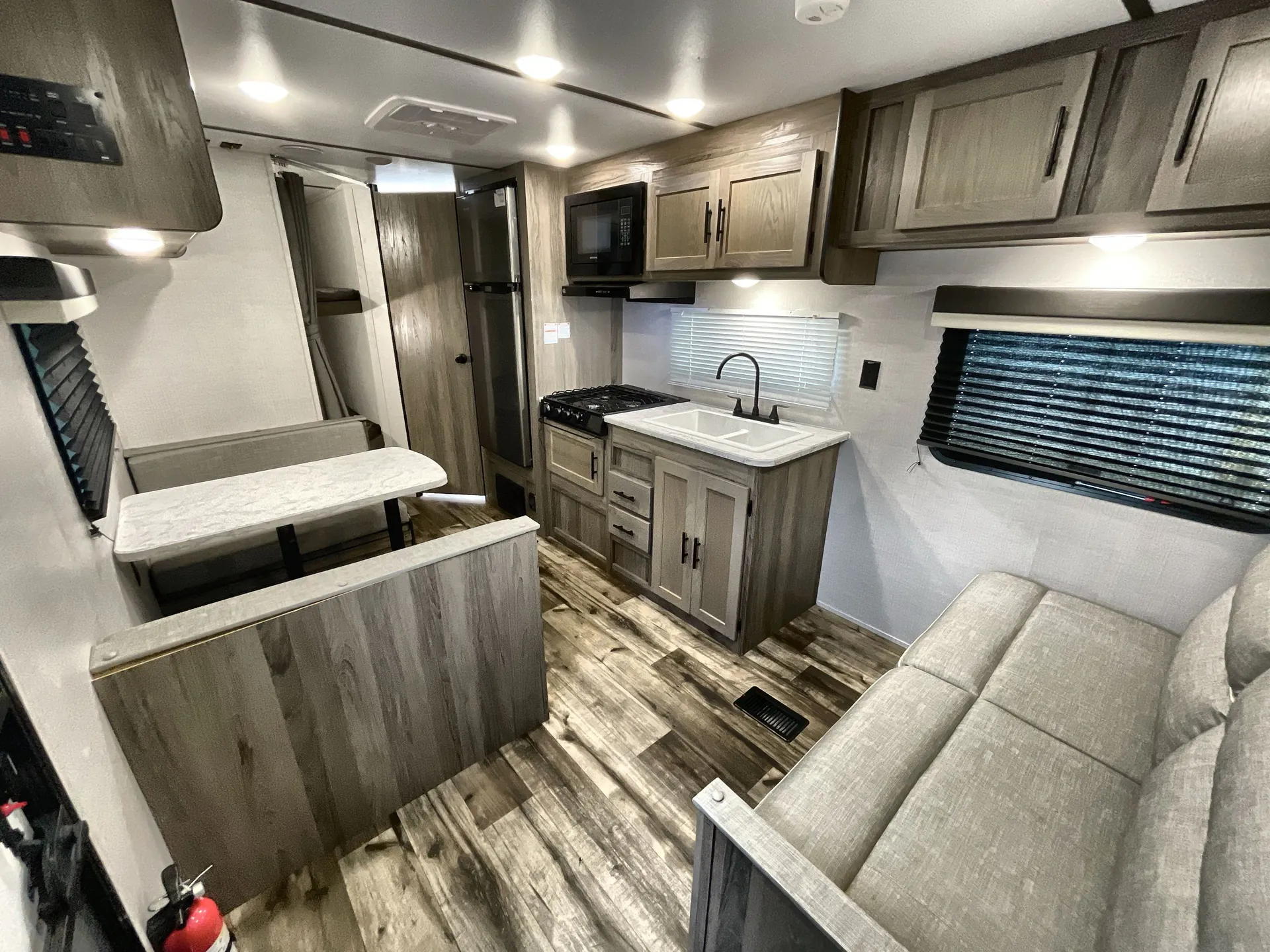 2024 Gulf Stream Ameri-Lite Ultra-Lite 26BHG — living area main