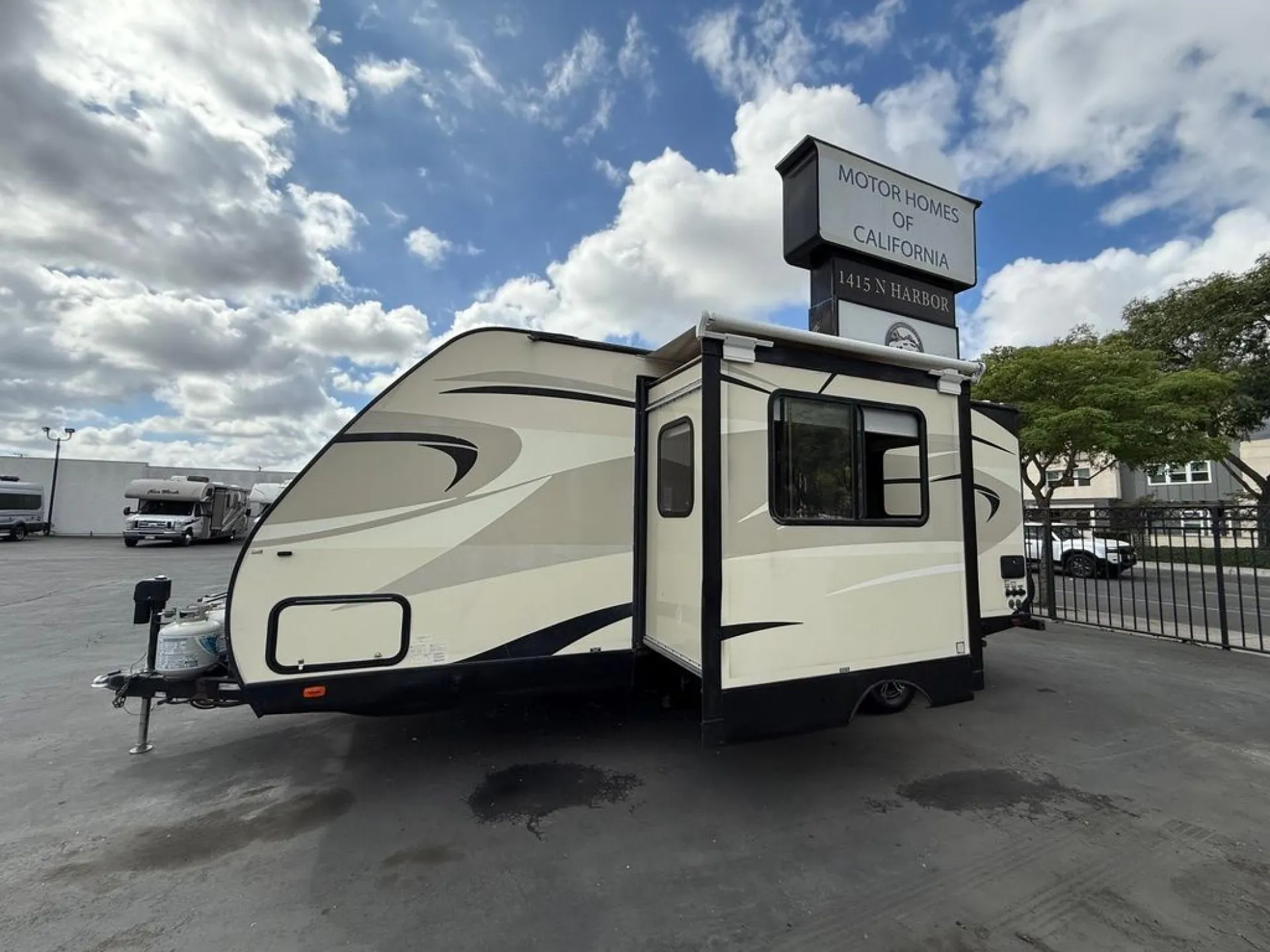 2016 Forest River Vibe Extreme Lite 21FBS dealer photo 1 from Motorhomes of California