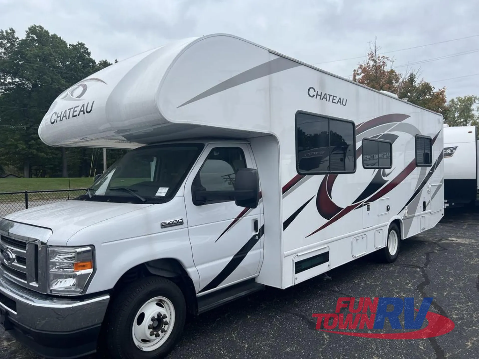 2023 Thor Motor Coach Chateau 28A - Photo 3
