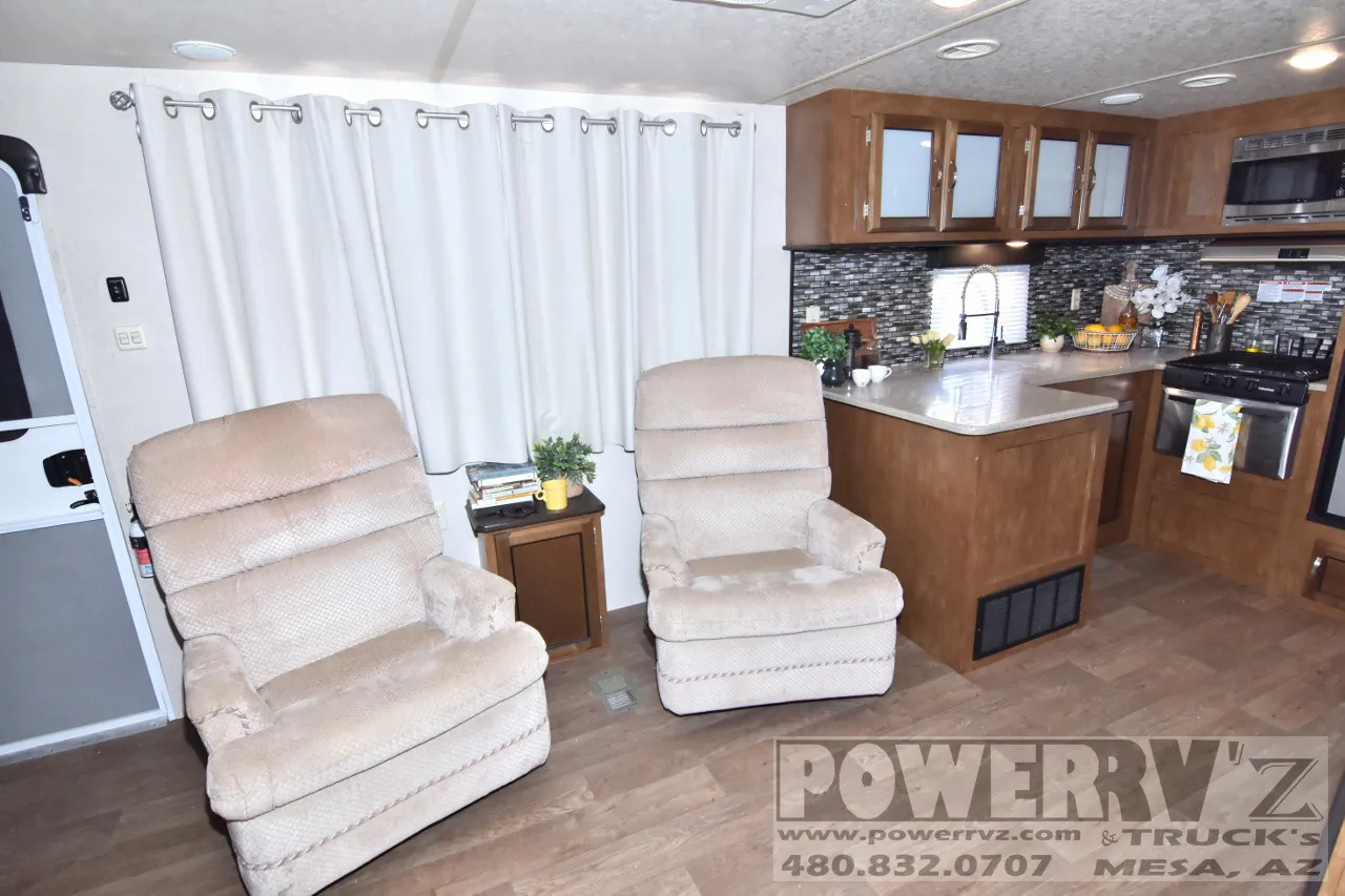 2018 Forest River Wildwood 27RKSS — Photo 6