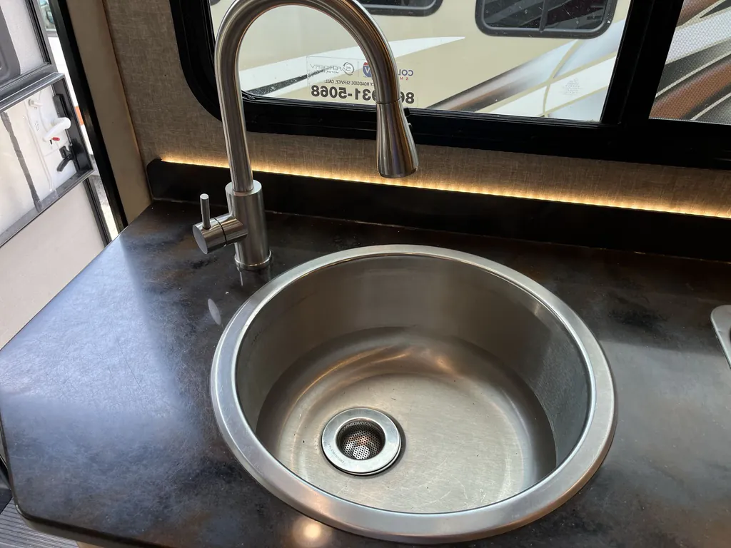 2017 Tiffin Wayfarer 24 QW, Photos photo 13
