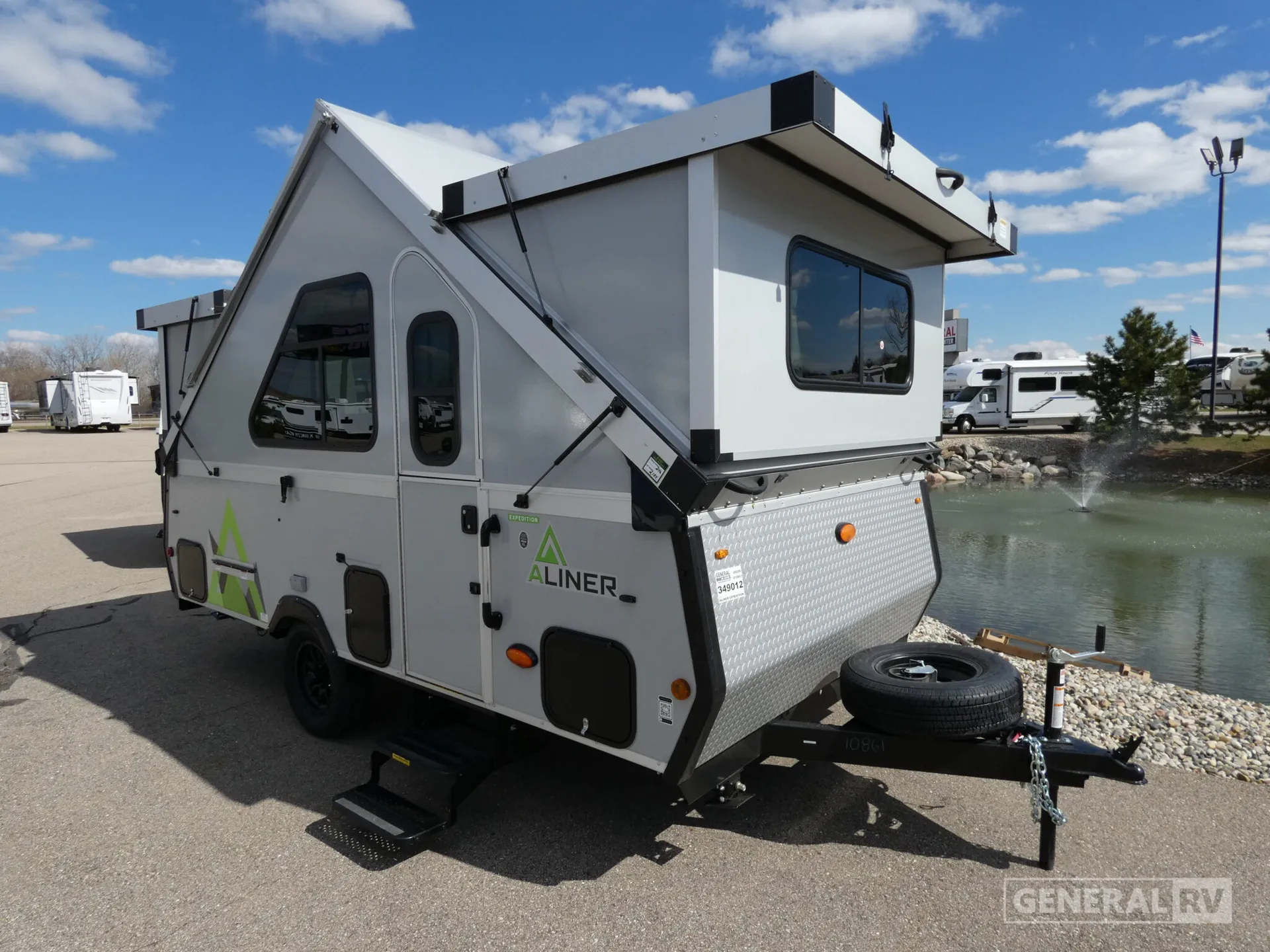 2026 Aliner Expedition Rear Sofa - Photo 2