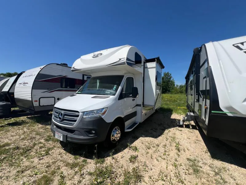 2021 Jayco Melbourne Prestige 24TP dealer photo 3 from Kunes RV