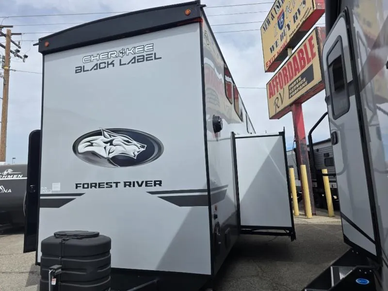 2026 Forest River Cherokee Timberwolf Black Label 39JMBL - Photo 4