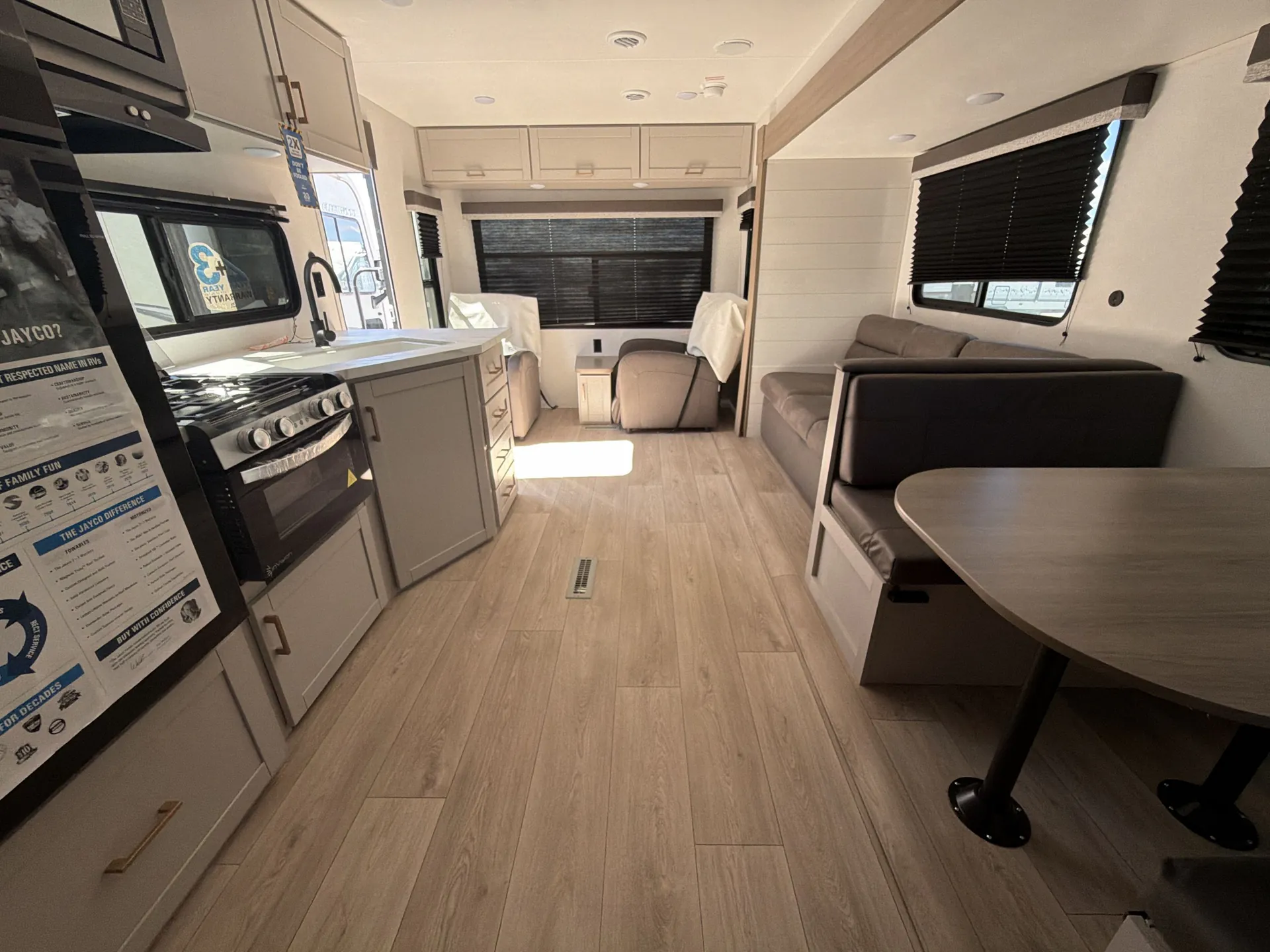 2027 Jayco Jay Flight 262RLSW — living area main