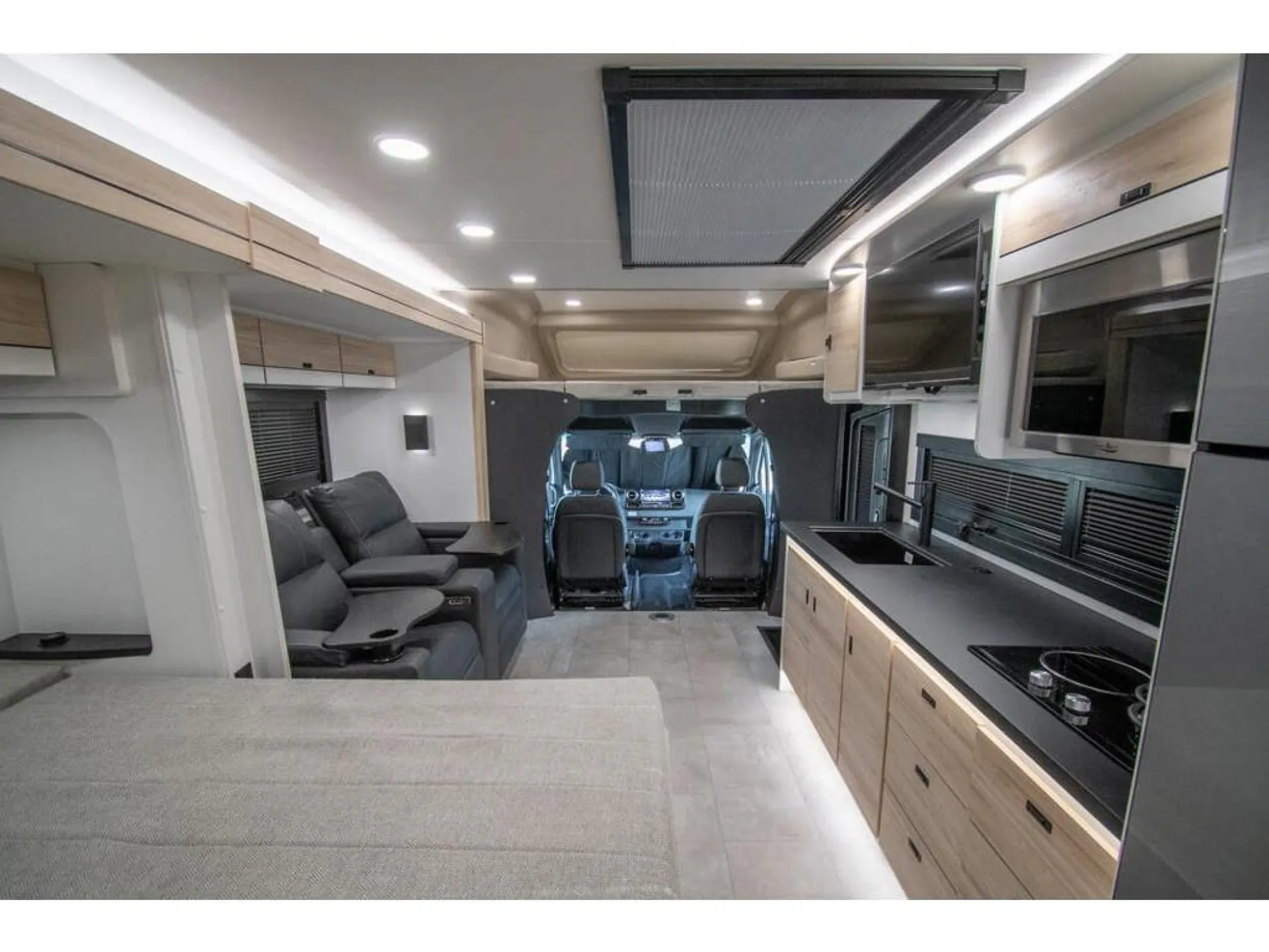2026 Entegra Coach Qwest 25R - Photo 3