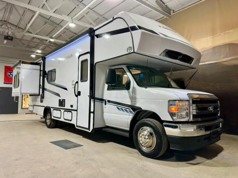 2027 Forest River Sunseeker LE 2550DSLE - Photo 2