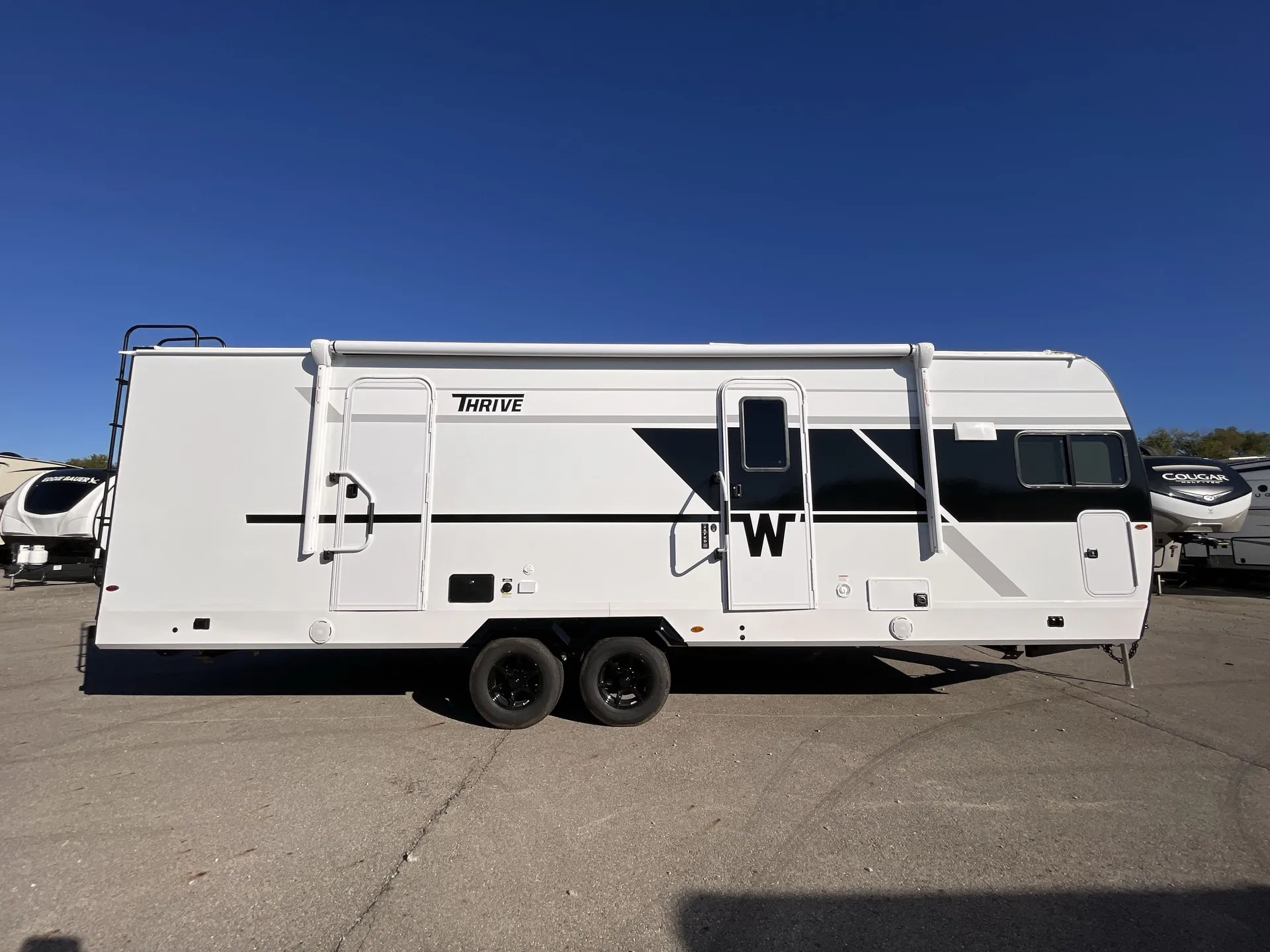 2026 Winnebago Thrive 26FKD - Photo 4