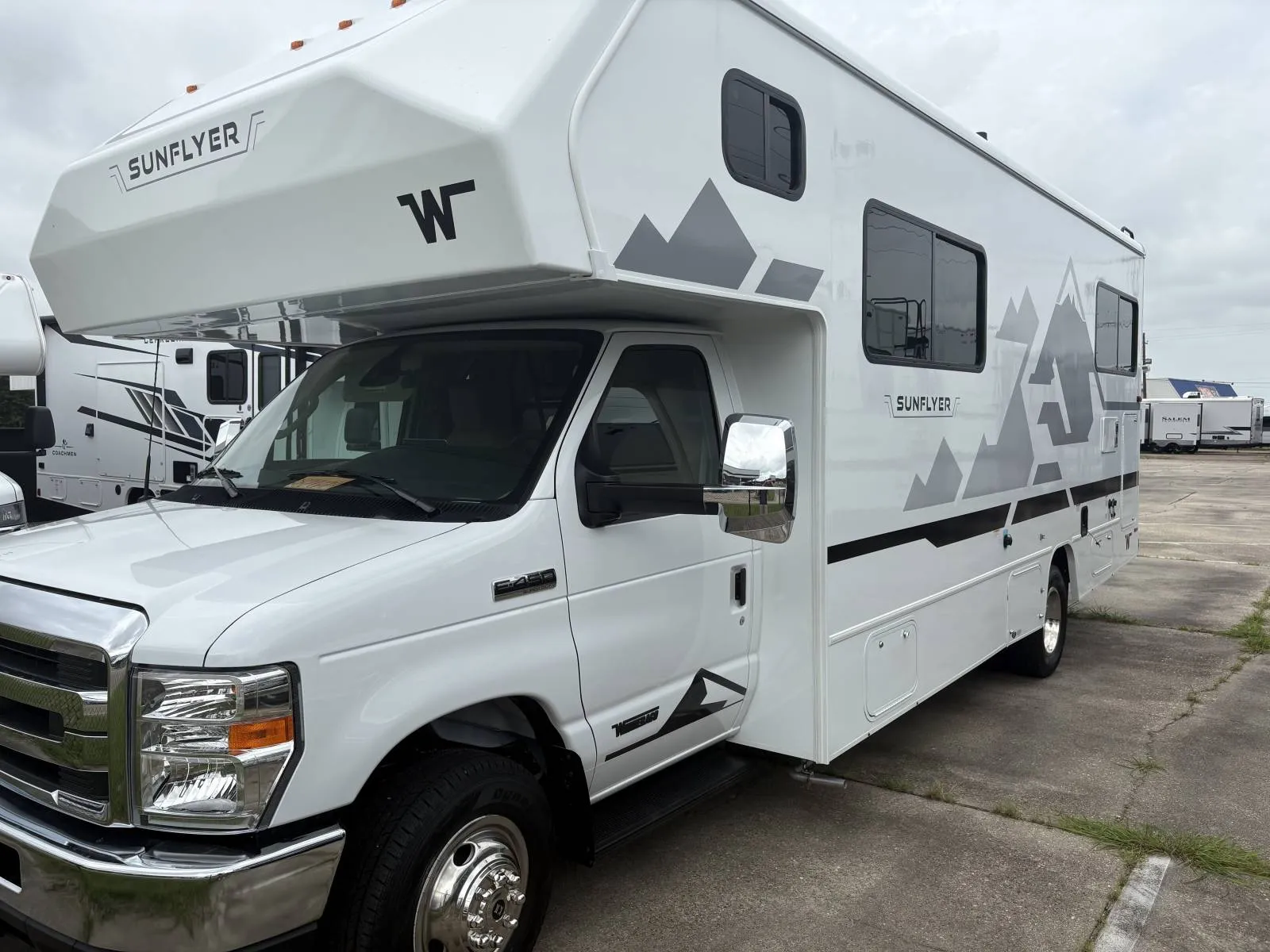2027 Winnebago Sunflyer 24GG - Photo 4
