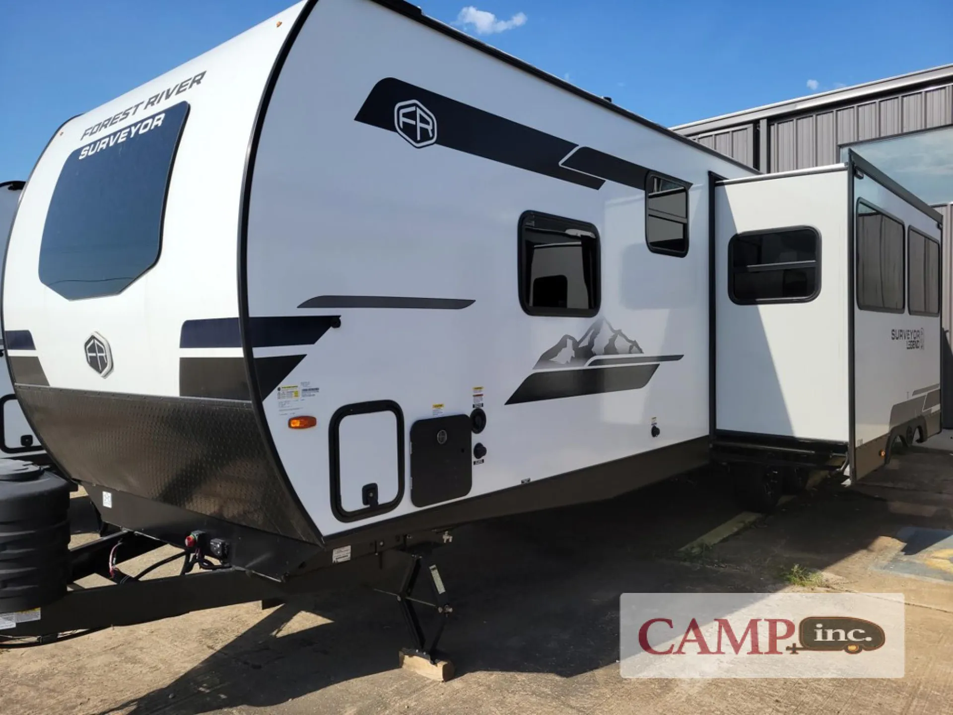 2026 Forest River Surveyor Legend 296QBLE — Photo 7