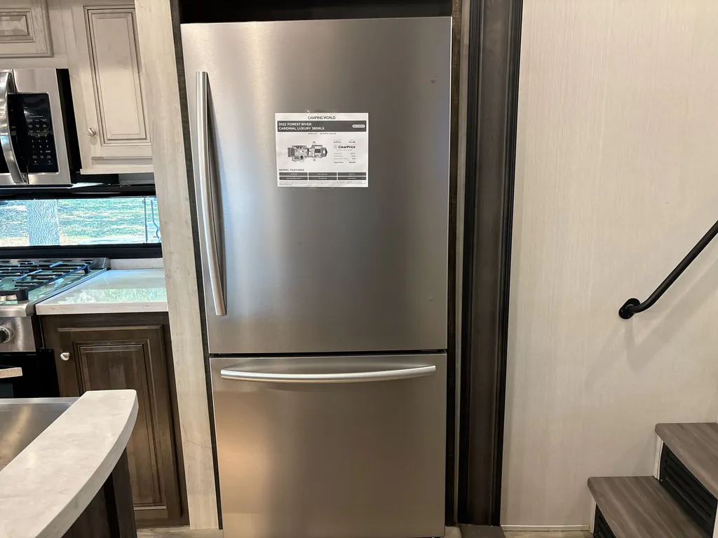 2022 Forest River Cardinal Luxury 380RLX, Photos photo 9