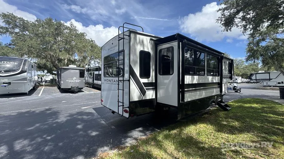 2026 Keystone Montana High Country 331RL - Photo 4