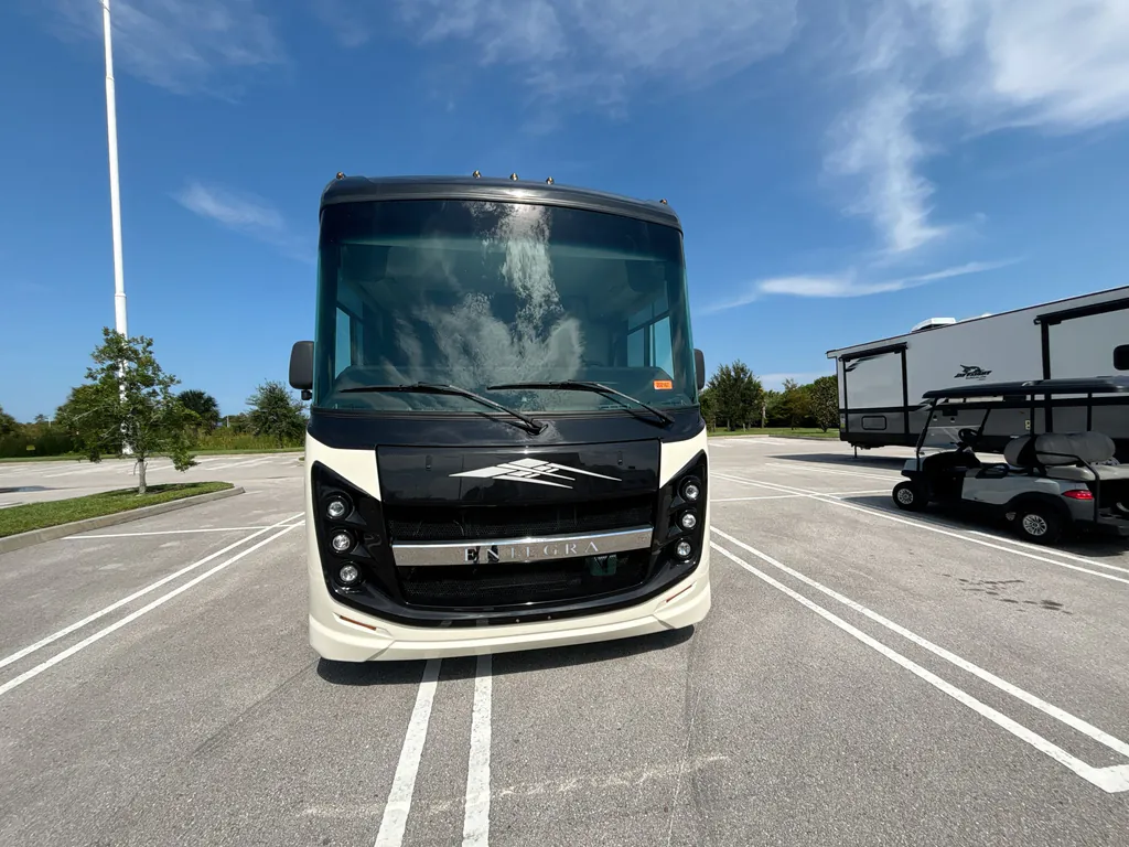 2023 Entegra Coach Vision 27A, Photos photo 4