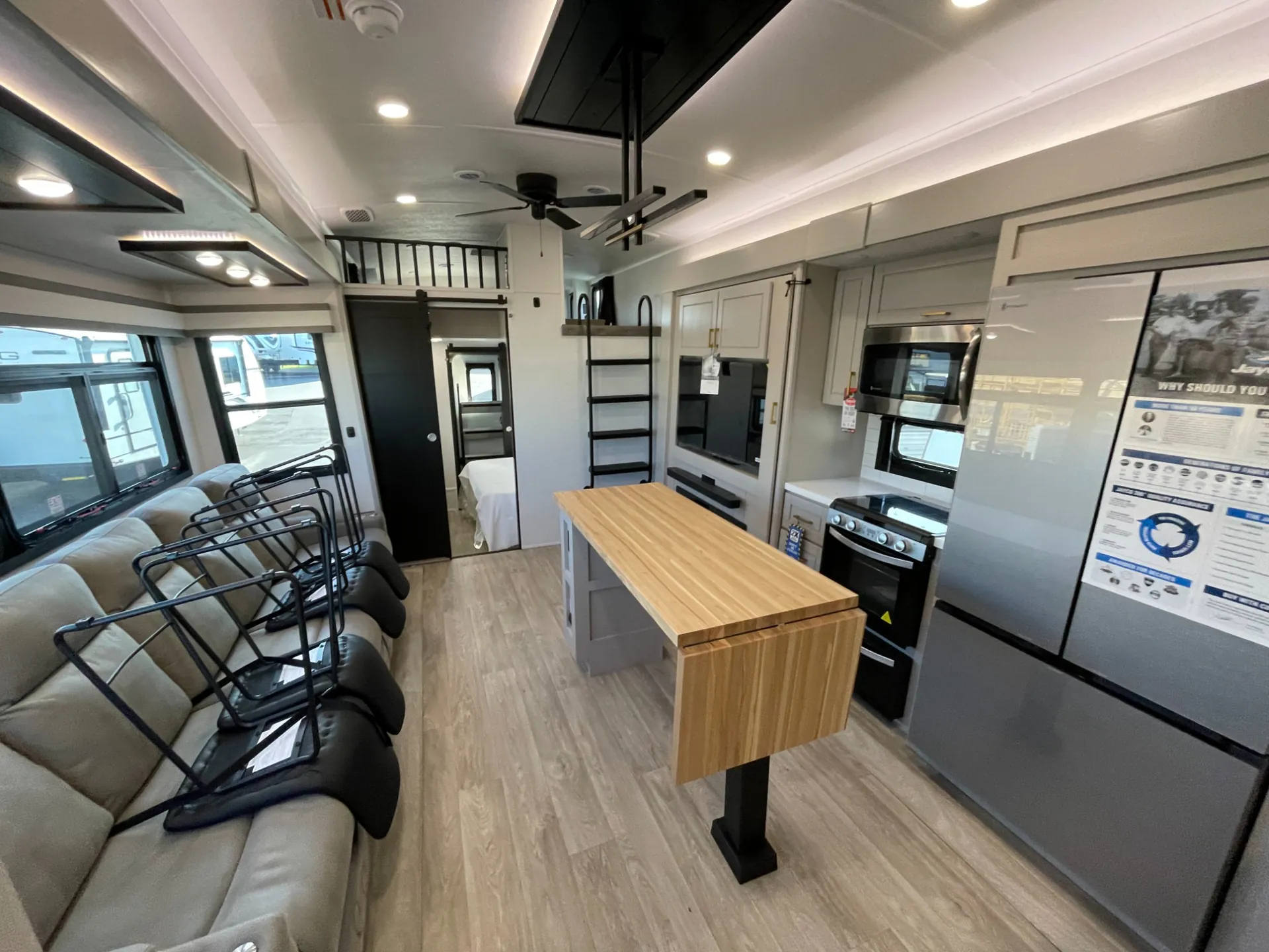 2027 Jayco North Point 375TBDB - Photo 3