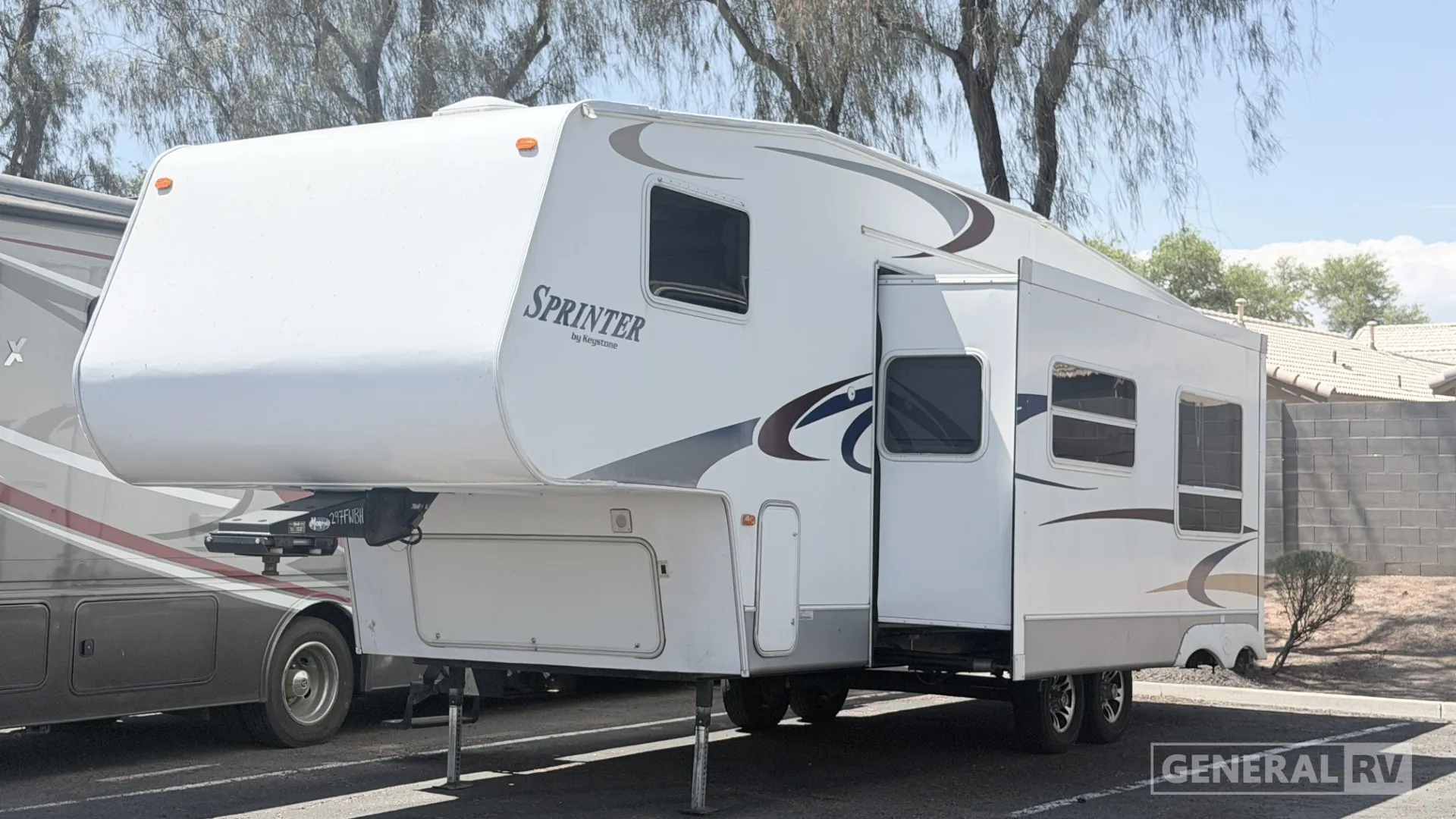 2005 Keystone Sprinter 297FWBHS - Photo 3