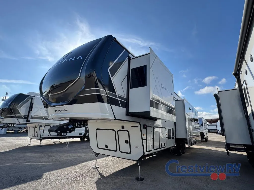 2026 Keystone Montana 3532SP - Photo 4