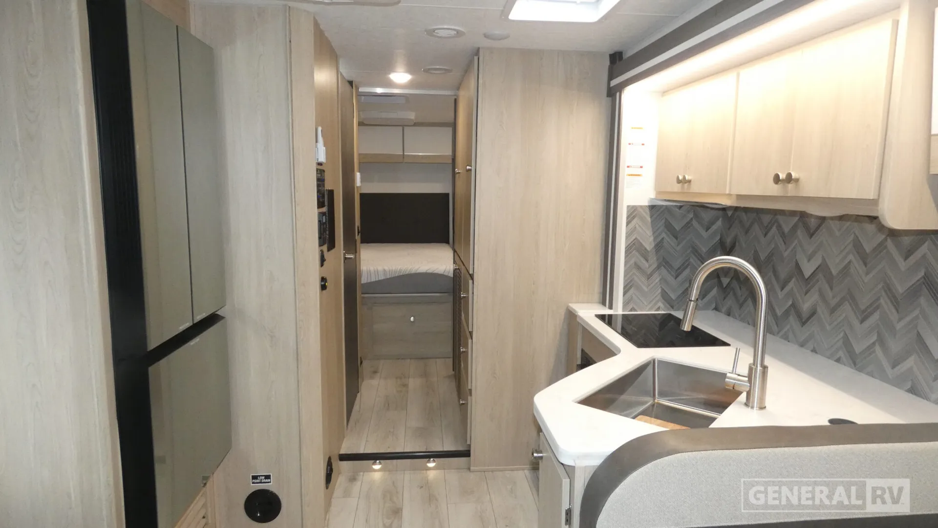 2026 Coachmen Entourage 320LV - Photo 3