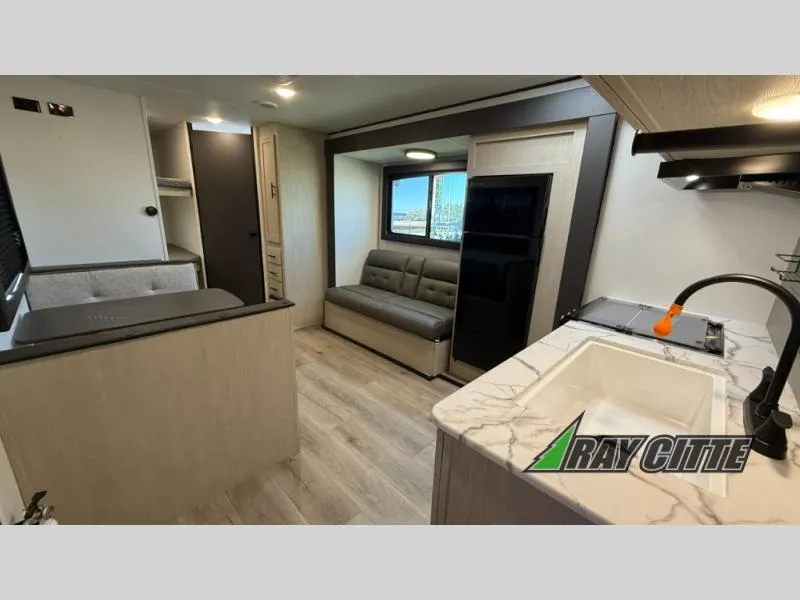 2026 Shasta RVs i-5 Edition 525RS - Photo 4