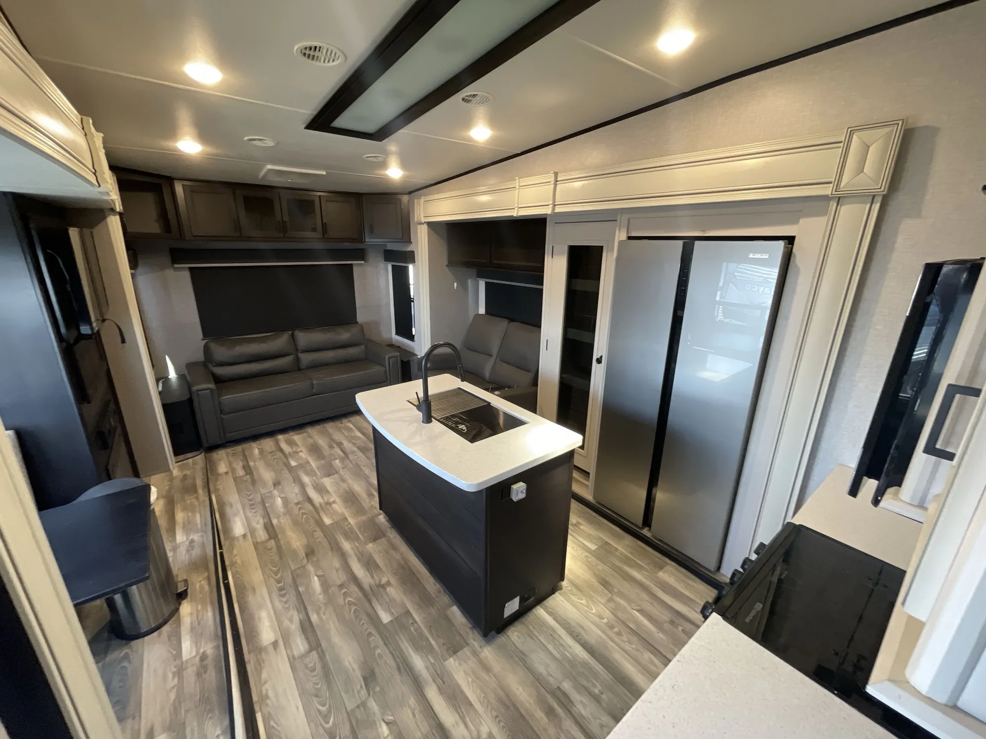 2023 Highland Ridge Open Range 284RLS — living area main