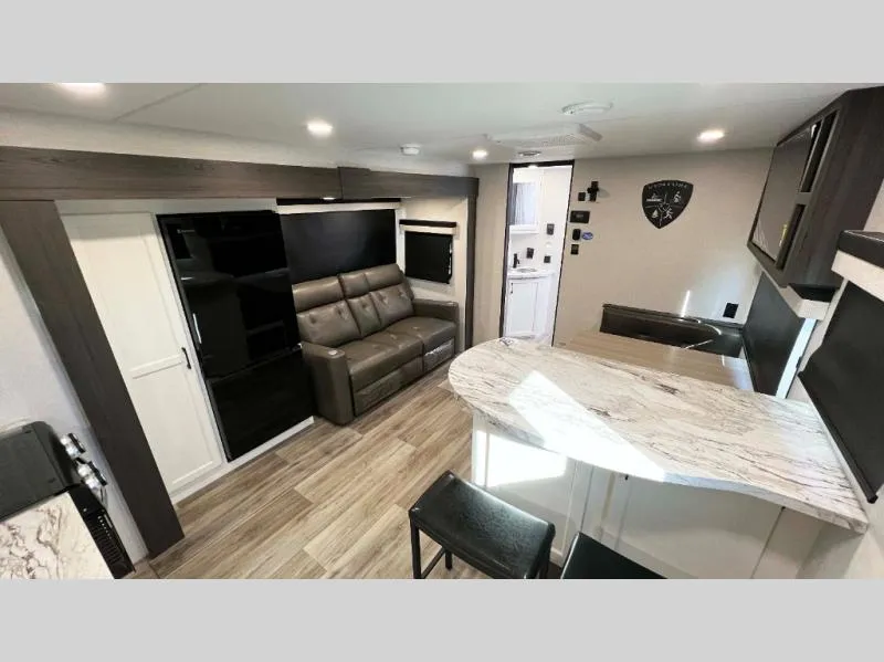 2026 Venture RV Stratus 241VRK - Photo 4