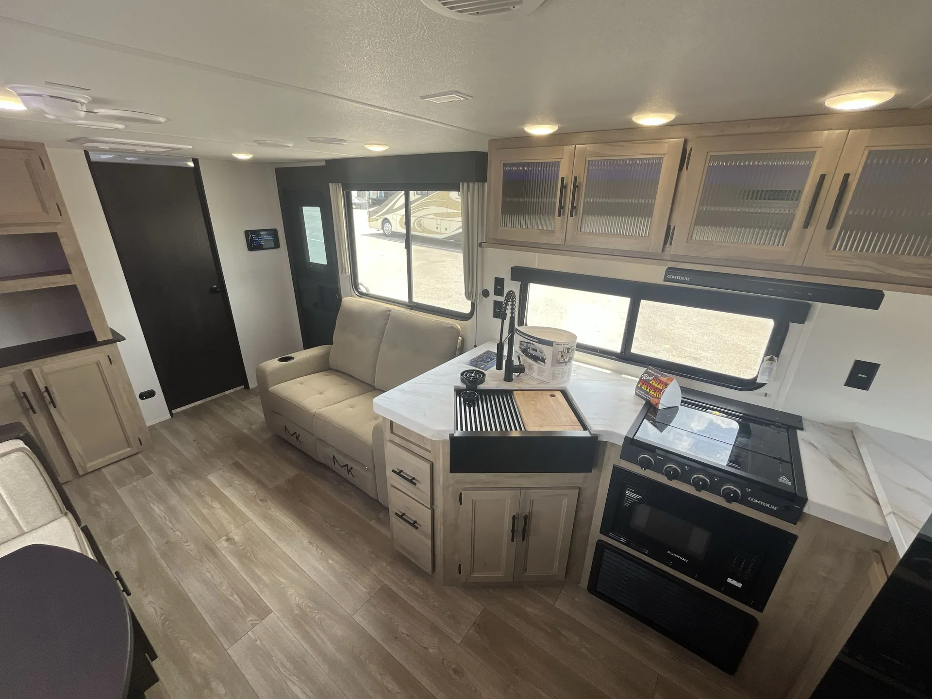 2027 Forest River Cherokee Grey Wolf 26SS — living area main
