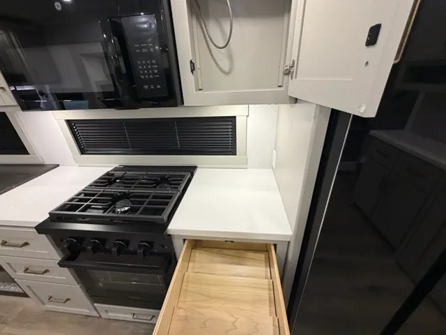 2026 Brinkley Model Z 3515, Photos photo 11