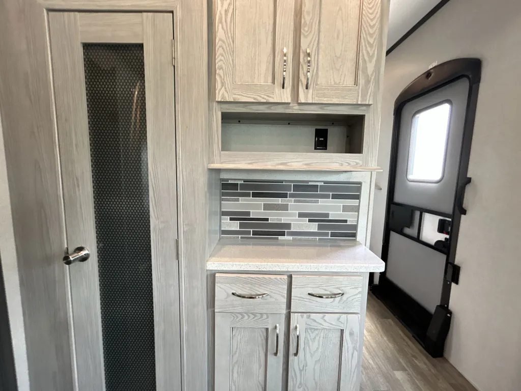 2021 Keystone Montana High Country 385BR, Photos photo 40