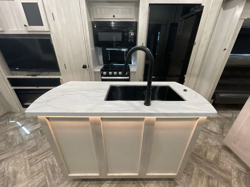 2023 Forest River Wildcat 369MBL, Photos photo 17