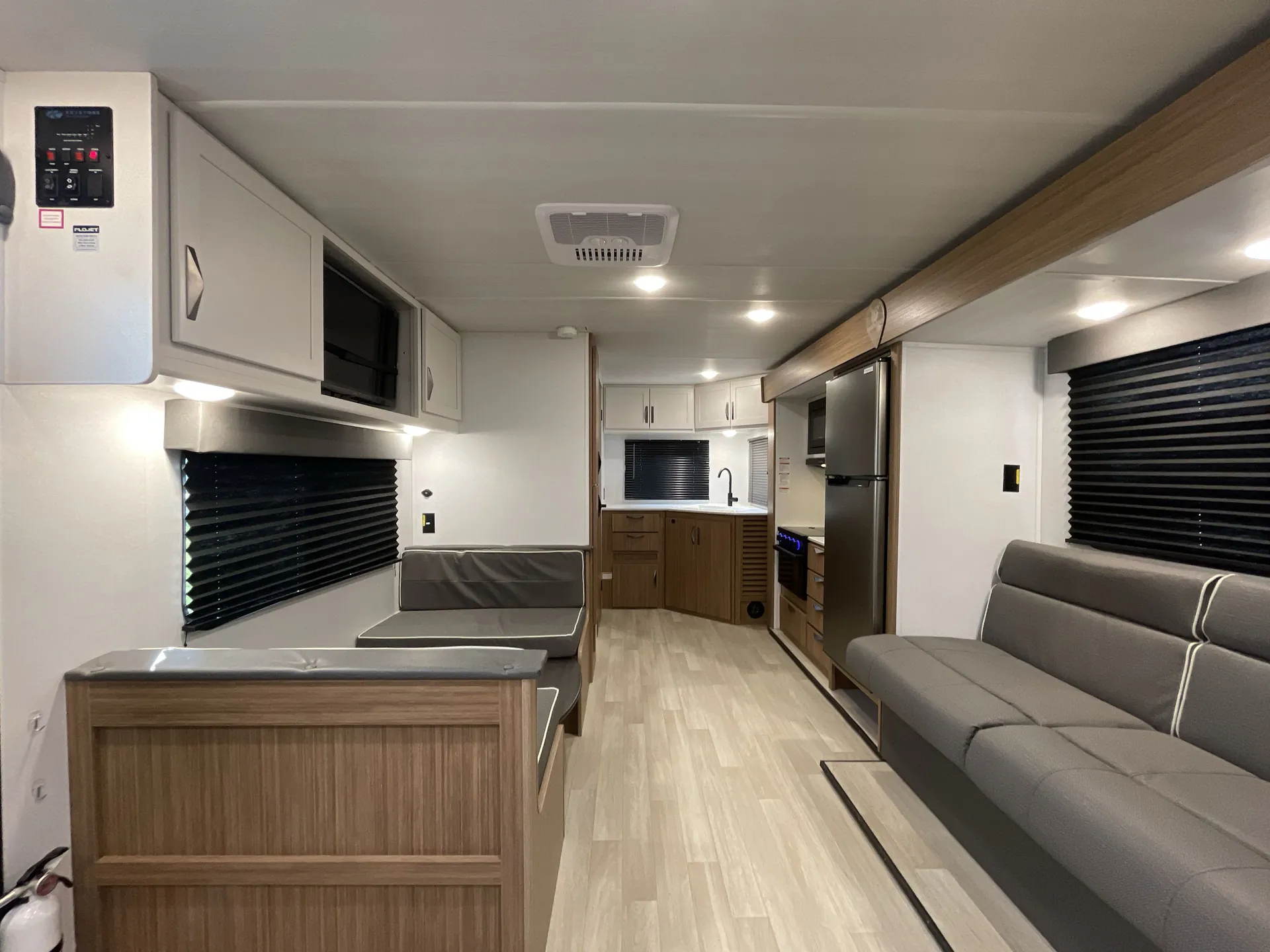 2025 Keystone Passport Classic 224RKWE — living area main