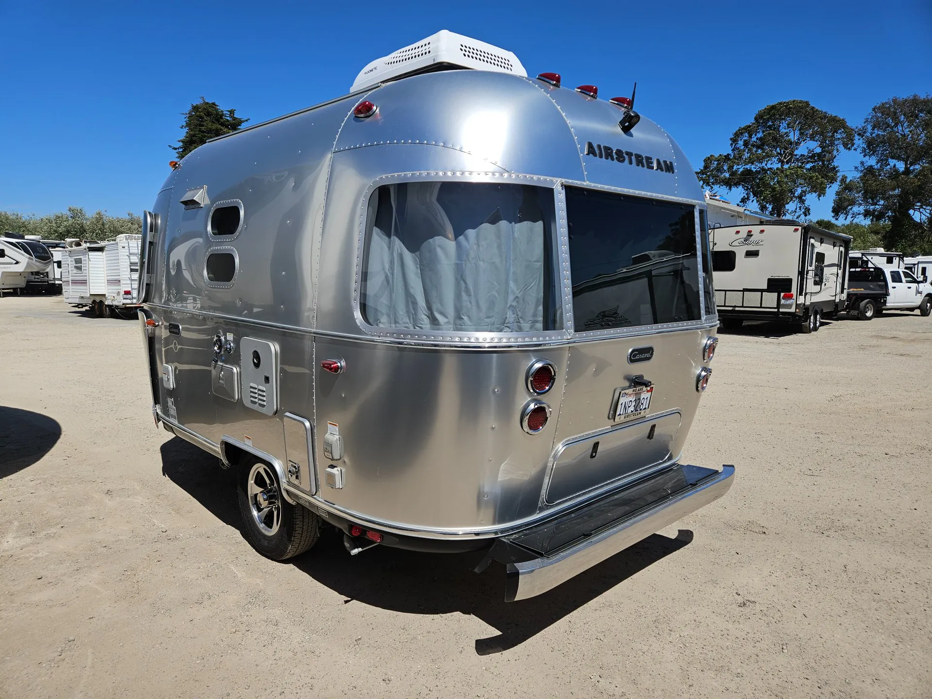 2022 Airstream Caravel 16RB - Photo 4
