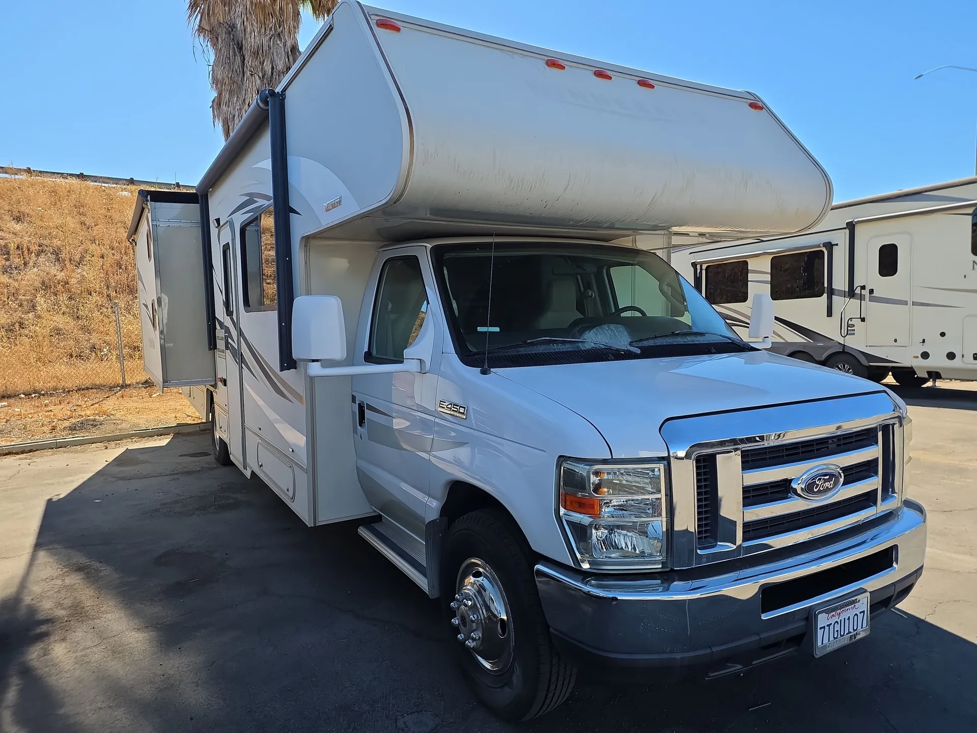 2016 Winnebago Minnie Winnie 31H - Photo 2