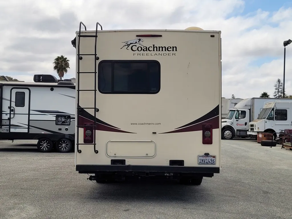 2019 Coachmen Freelander 21RS - Photo 4