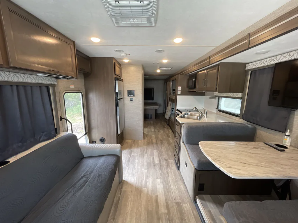 2022 Thor Motor Coach Freedom Traveler A32, Photos photo 2