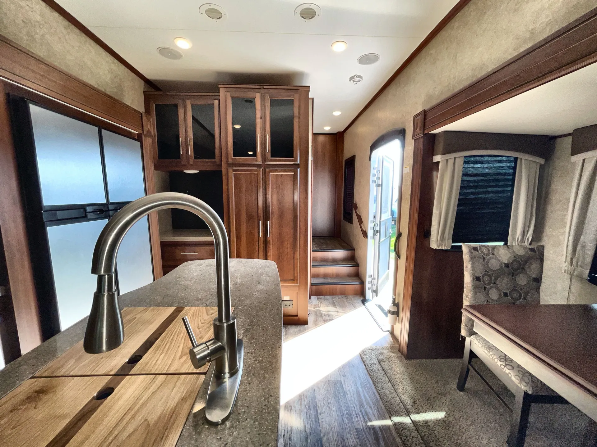 2018 Jayco Eagle HT 30.5CKTS — living area main
