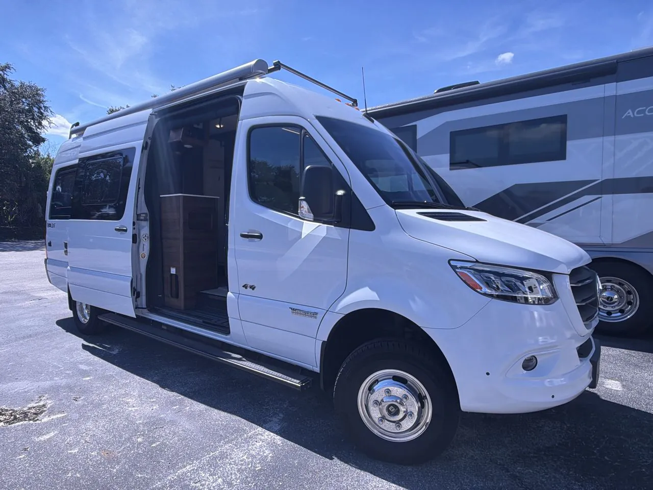 2023 Winnebago Boldt 70BL - Photo 3
