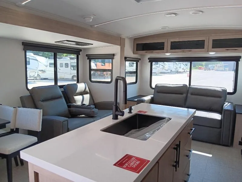 2026 Grand Design Imagine 2970RL - Photo 4