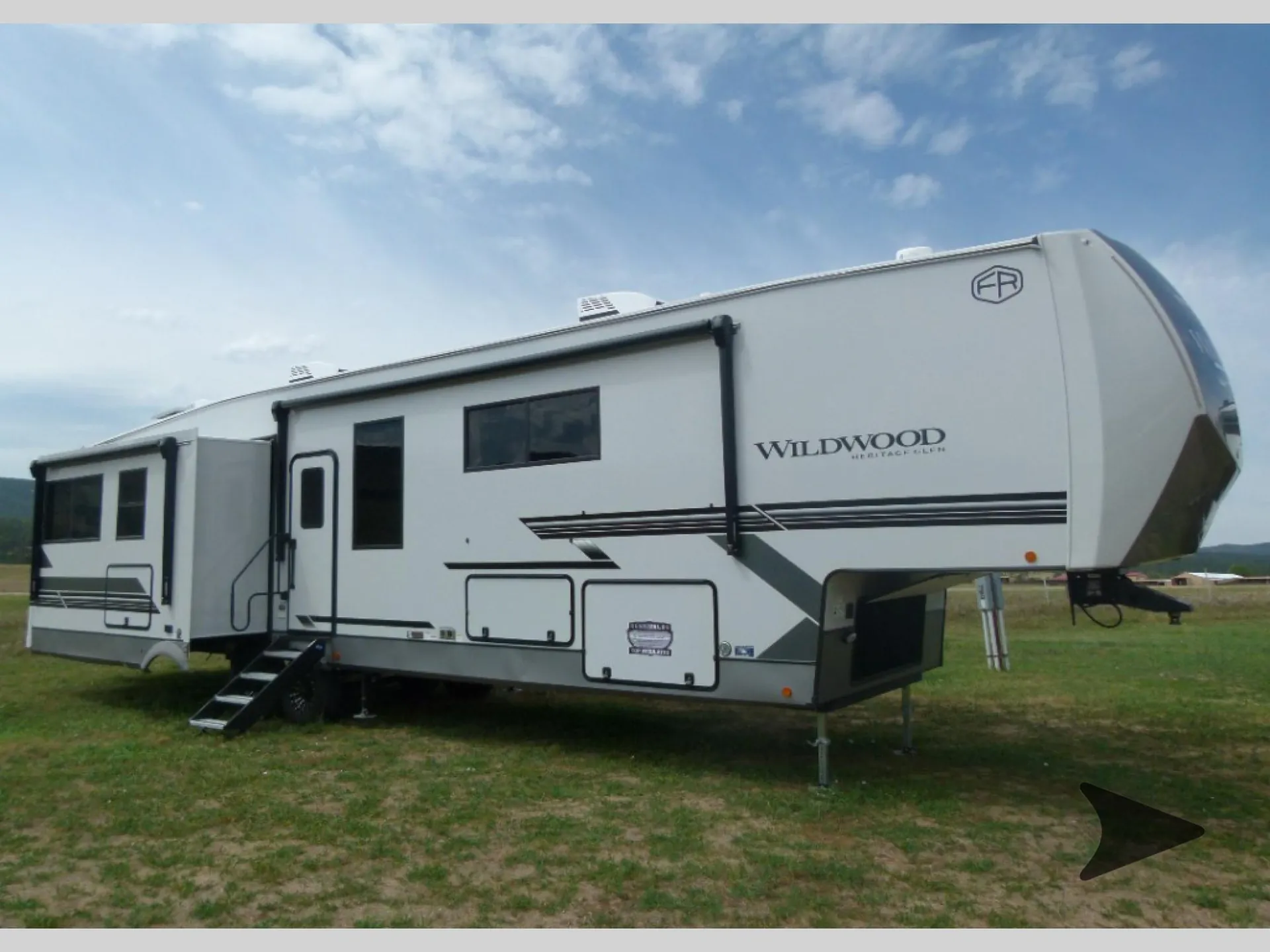 2027 Forest River Wildwood Heritage Glen 380WDR