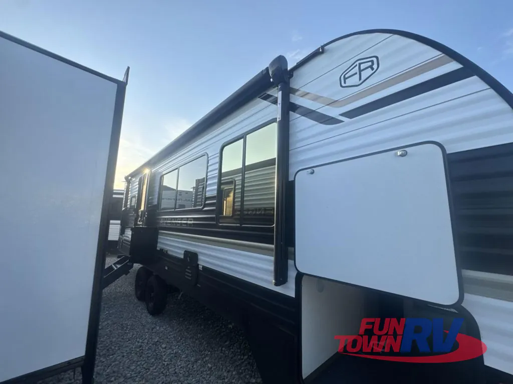 2026 Forest River Avenger 25MKO, Photos photo 9