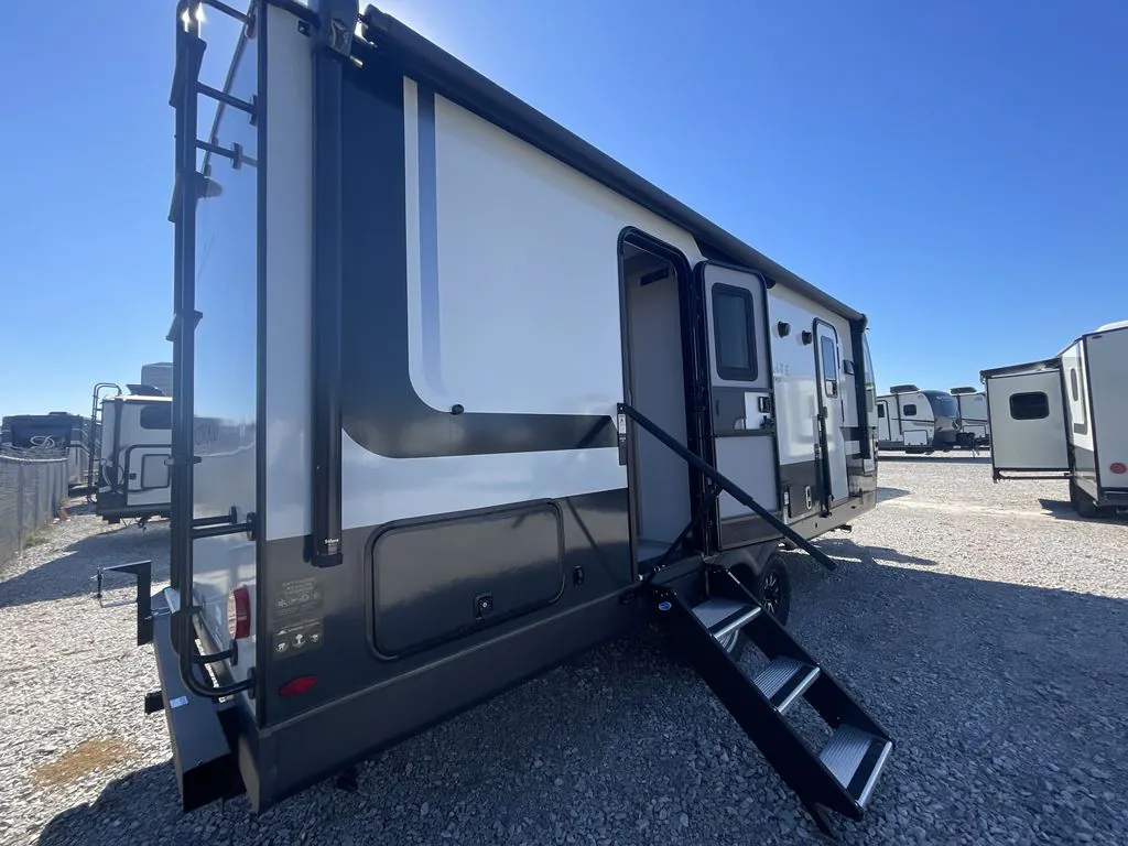 2026 Forest River Rockwood Mini Lite 2506FK — Photo 6