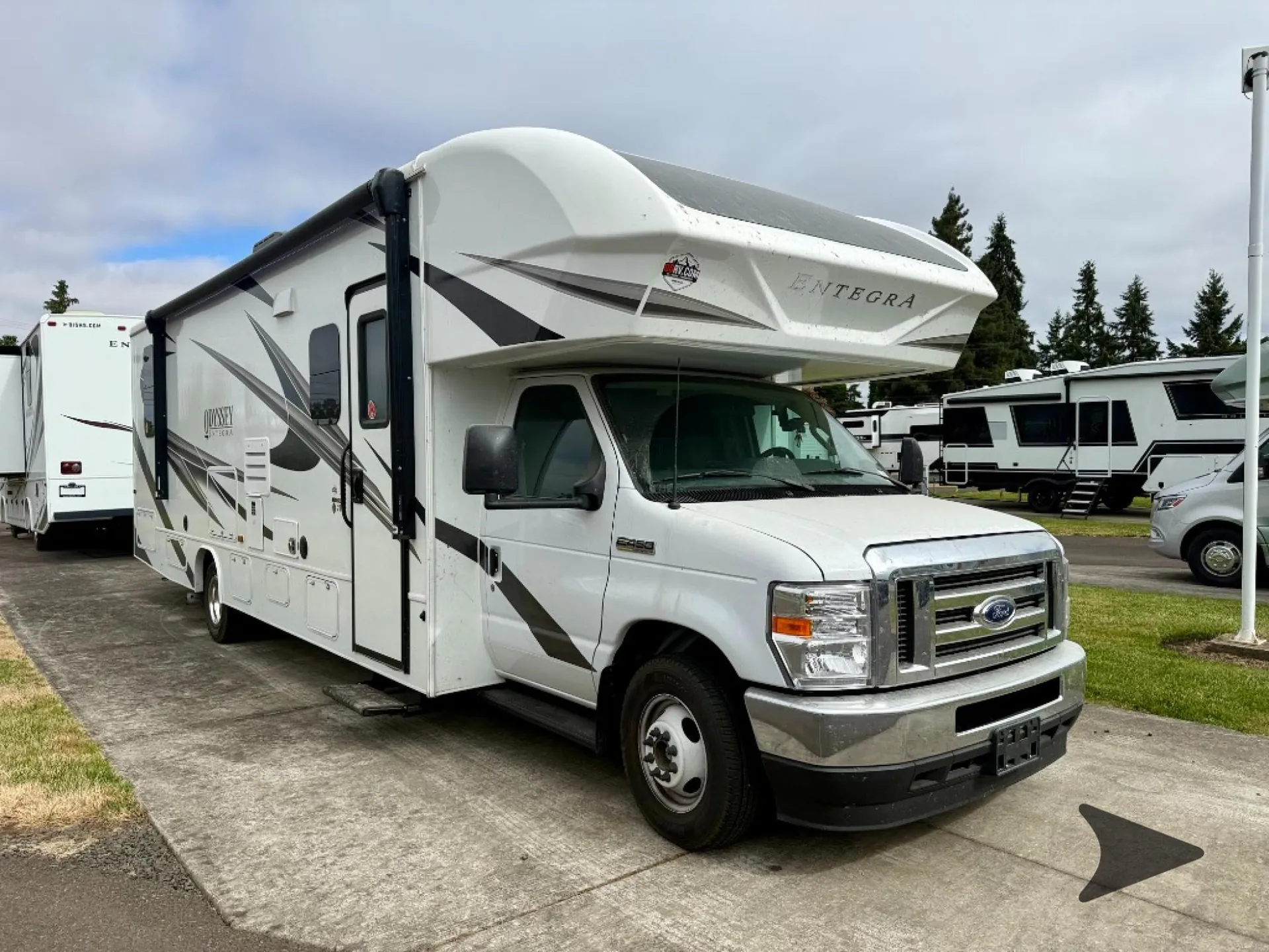 2023 Entegra Coach Odyssey 30Z - Photo 2