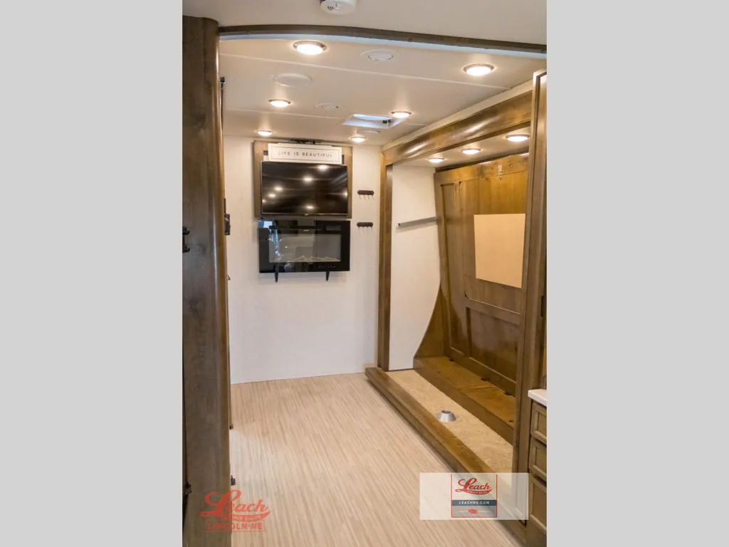2018 Tiffin Wayfarer 24 FW, Photos photo 26