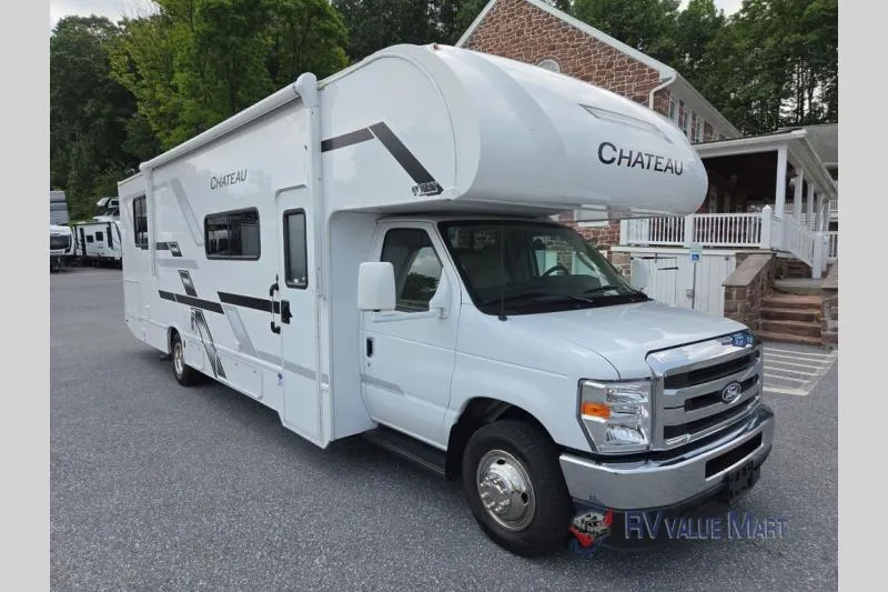 2026 Thor Motor Coach Chateau 31H - Photo 2