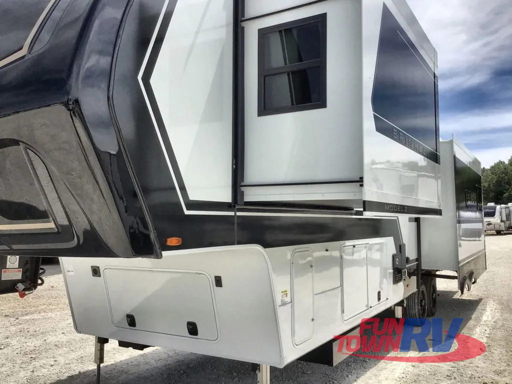 2026 Brinkley Model Z 3600, Photos photo 5