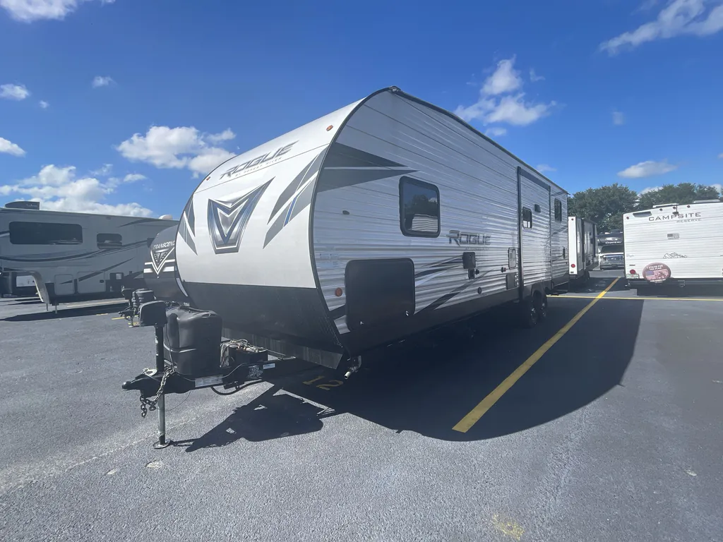2022 Forest River Vengeance Rogue 26V, Photos photo 4
