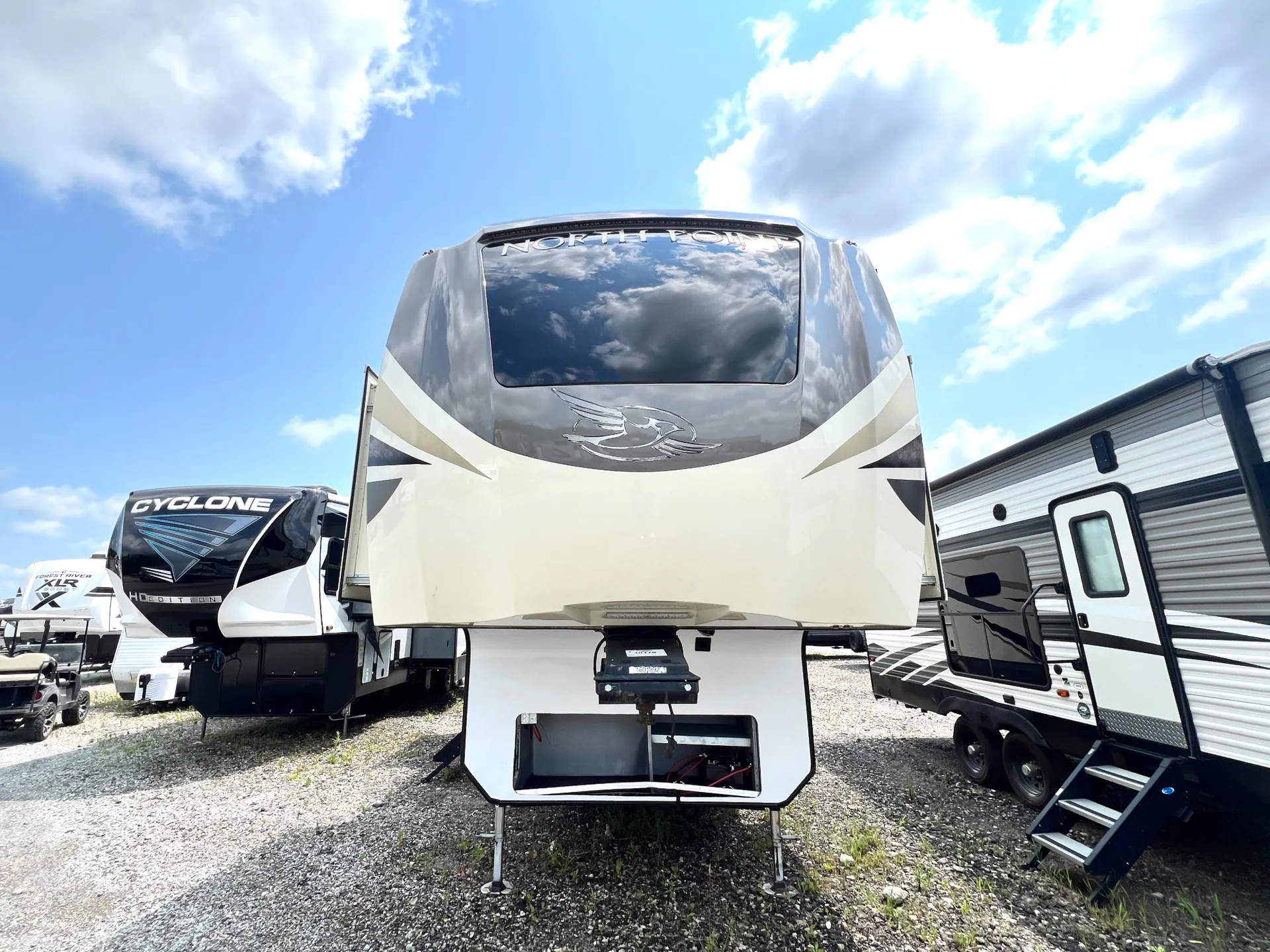 2019 Jayco North Point 385THWS - Photo 3