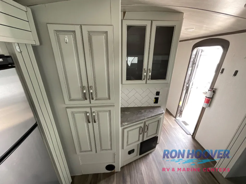 2022 Keystone RV Cougar Half-Ton 33RLI, Photos photo 14