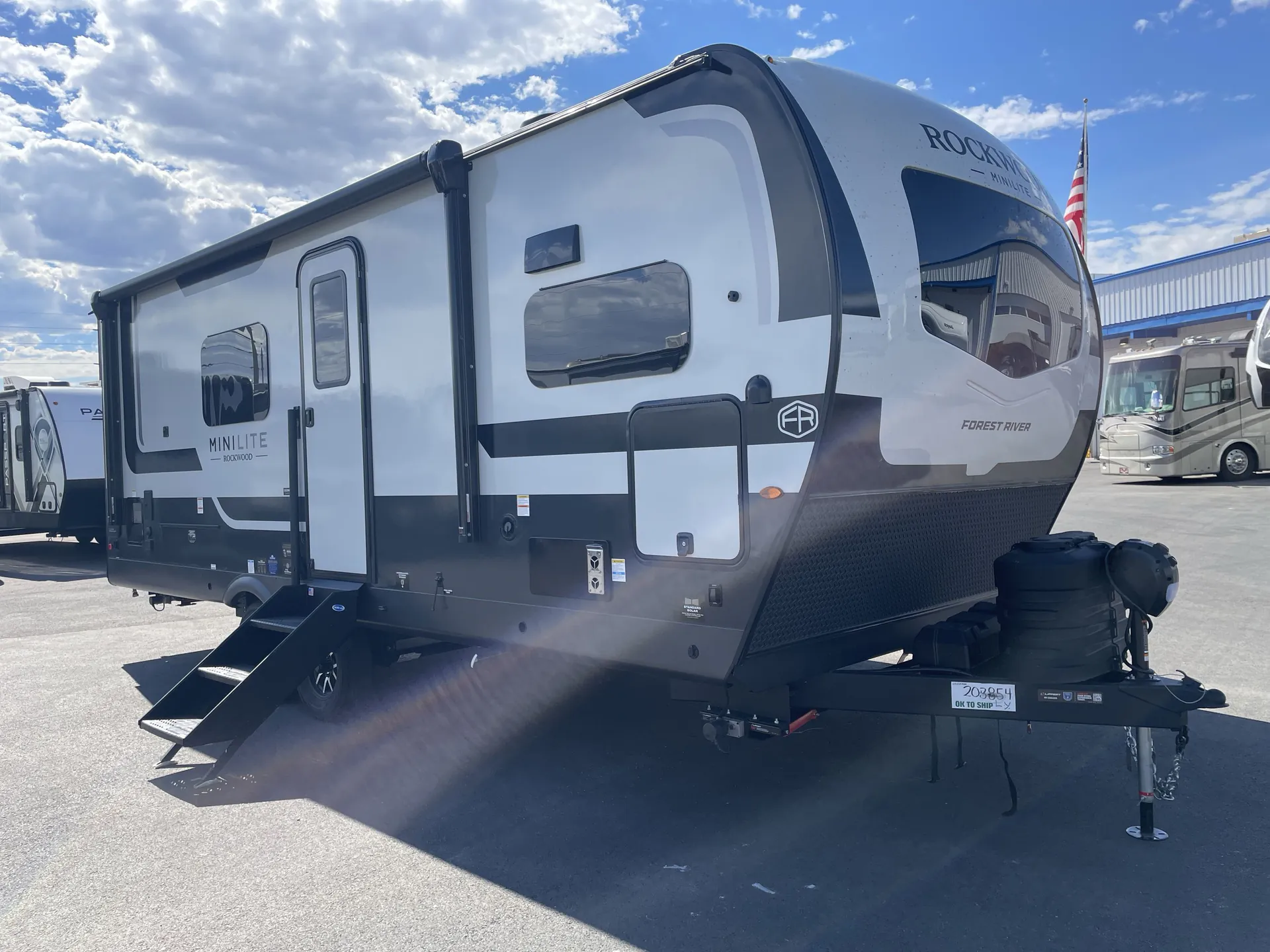 2027 Forest River Rockwood Mini Lite 2523MBR