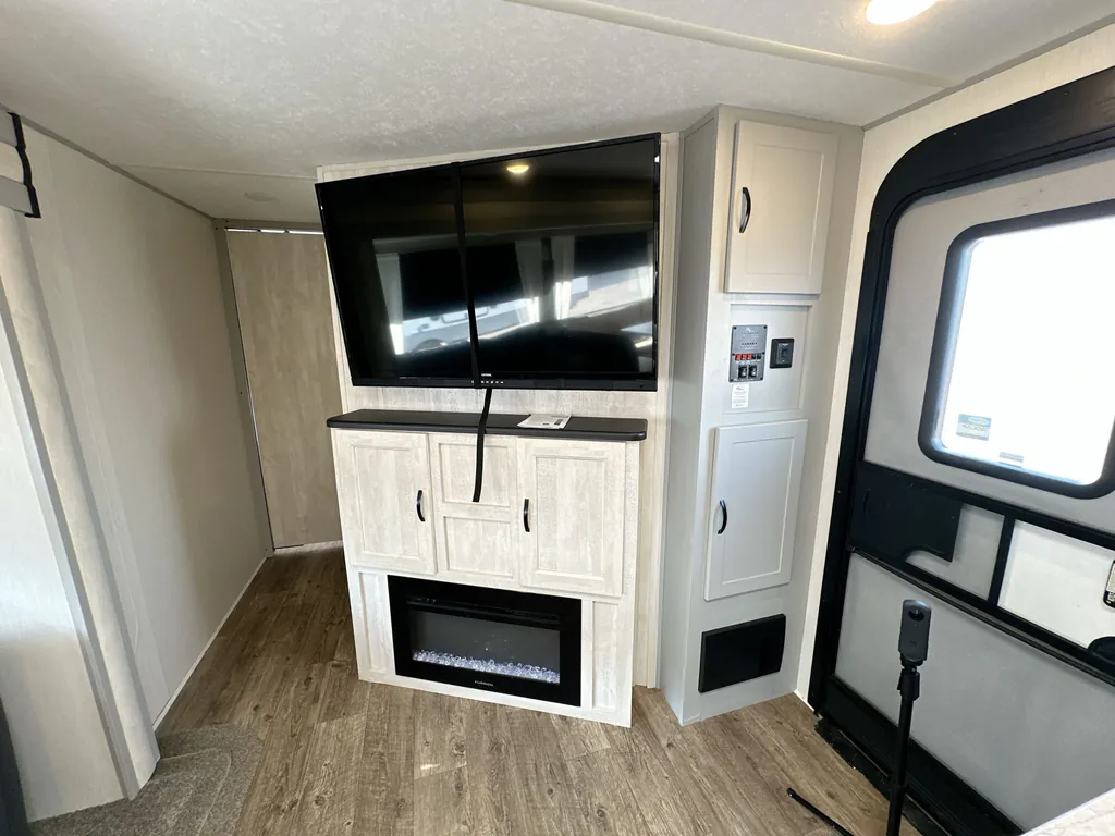2023 Forest River Vibe 32BH, Photos photo 15